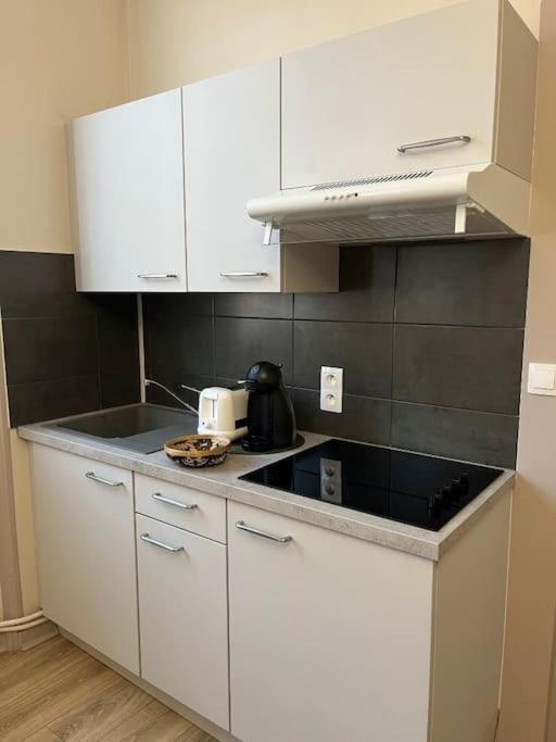Duplex Confort Hotel De Ville 2 Chambres 2 Sdb อองกูแลม ภายนอก รูปภาพ
